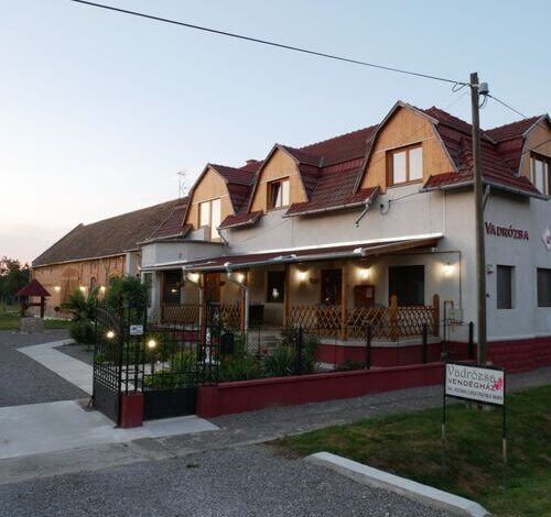 Vadrózsa Vendégház Botykapeterd 