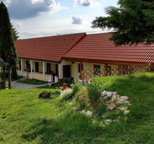 Vár-Lak Porta Csókakő 