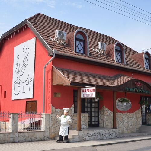 Vár Panzió Sirok
