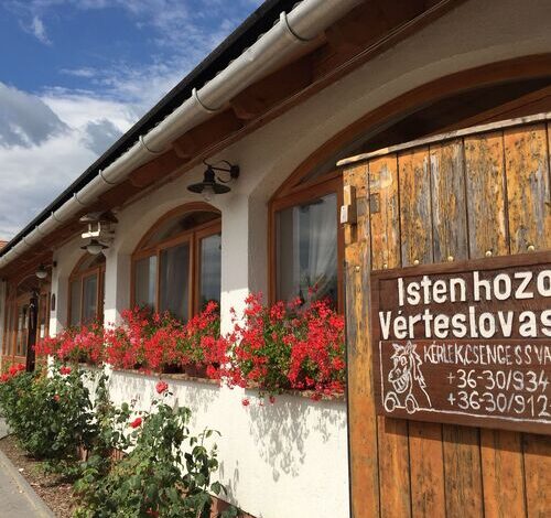 Vérteslovas Erdei Iskola és Szabadidőpark 