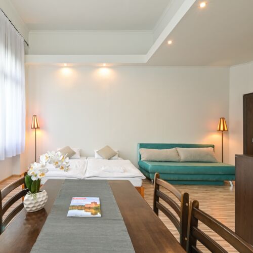 Világóra Apartman Gyula