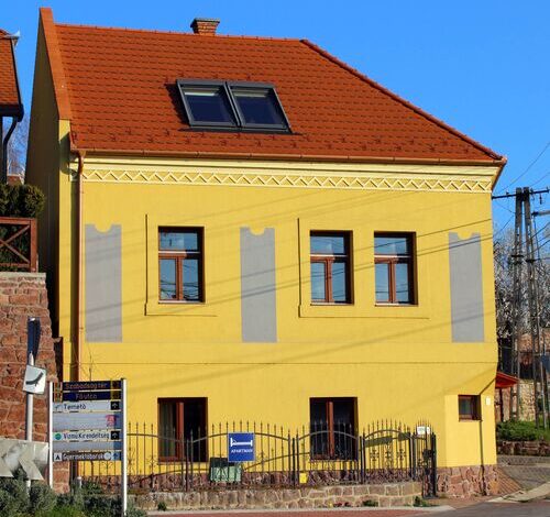 Vöröskő Apartman Alsóörs 