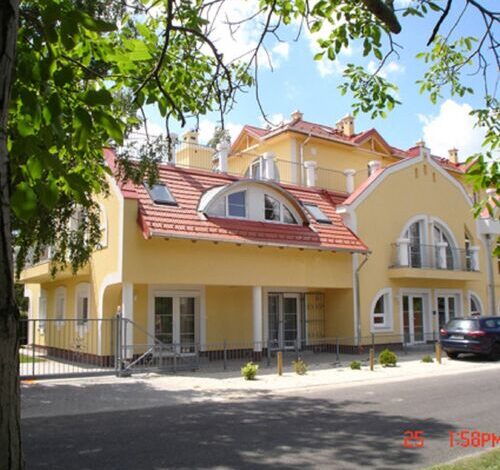 Zamárdi Deluxe Apartman 