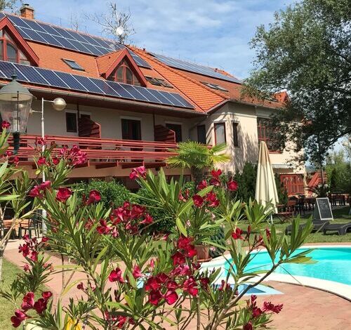 Zsanett Hotel Balatonkeresztúr 
