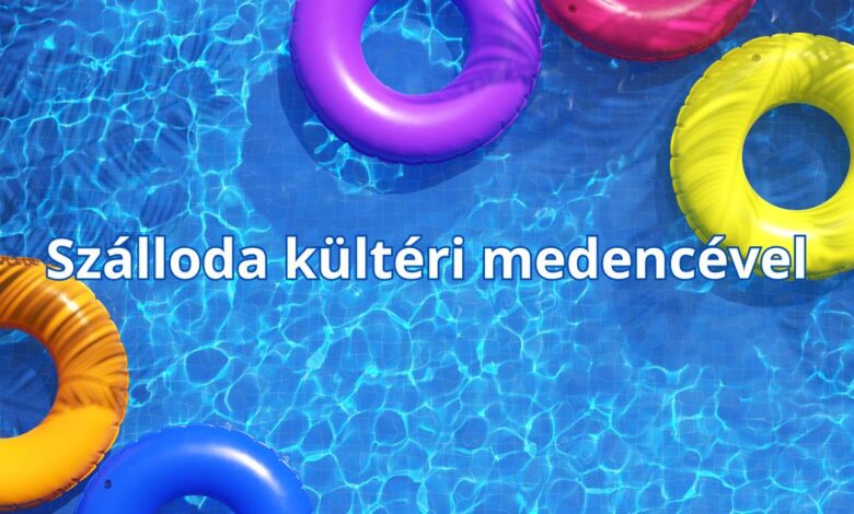 Szálloda kültéri medencével