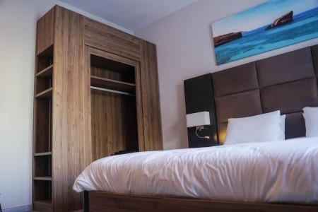 Pebbles Resort (St. Paul’s Bay)