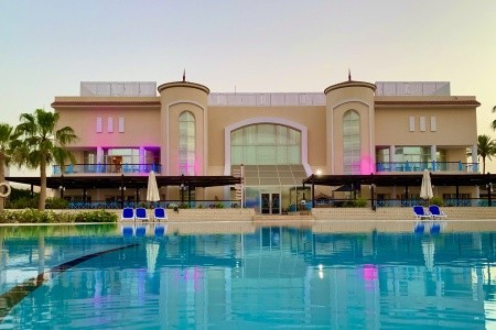 Ivy Cyrene Island Resort