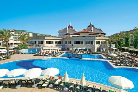 Aydinbey Famous Resort
