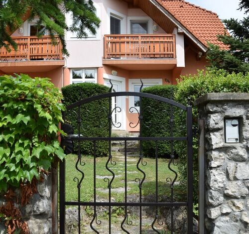 Andrea Apartman Vonyarcvashegy 