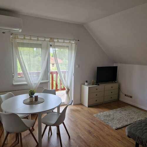 BORA Apartman Gyenesdiás