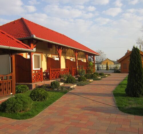 Hőforrás Szállások Cserkeszőlő 