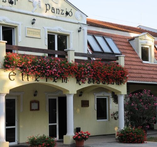 Huszár Panzió és Étterem Sárospatak 