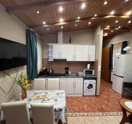 Júlia-Gyöngyvirág Apartman Hajdúszoboszló 