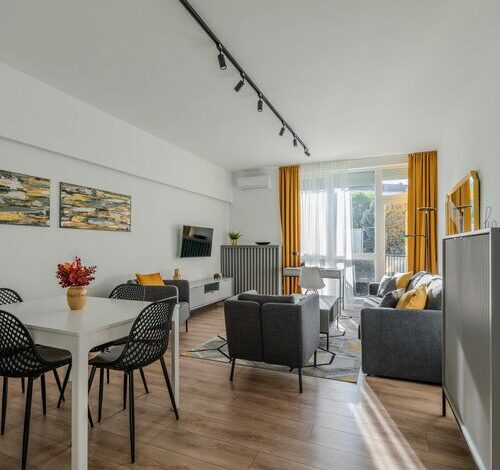 King's Golden Flat Budapest 