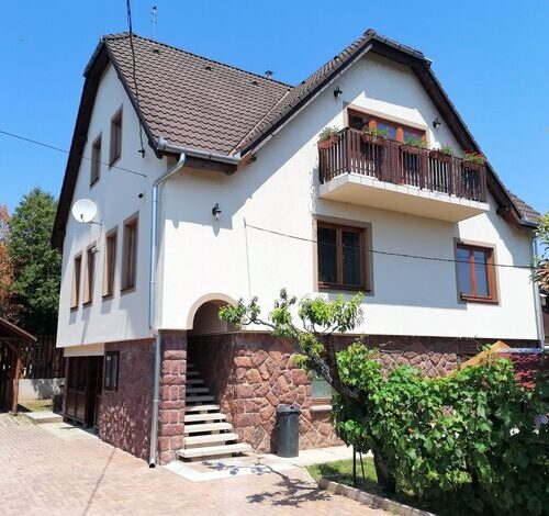Konrád Apartmanház Alsóörs 