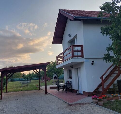 Laurus Vendégház Lovas 