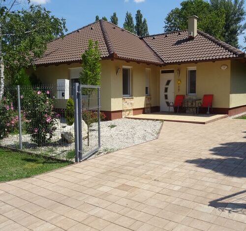 Liget Nyaraló Balatonföldvár 