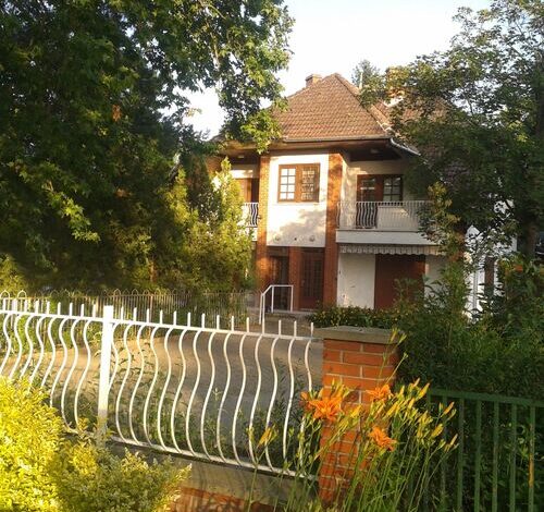 Napraforgó Apartmanok Balatonszemes 