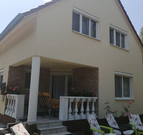 Rózsás Nyaralóház  Balatonmáriafürdő 