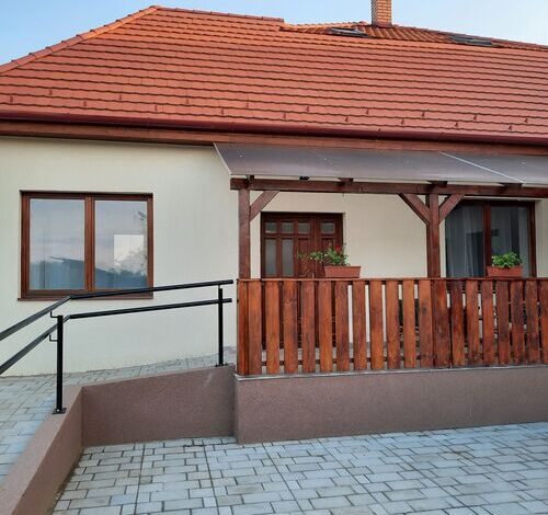 Szarkafészek Vendégház Jánd 