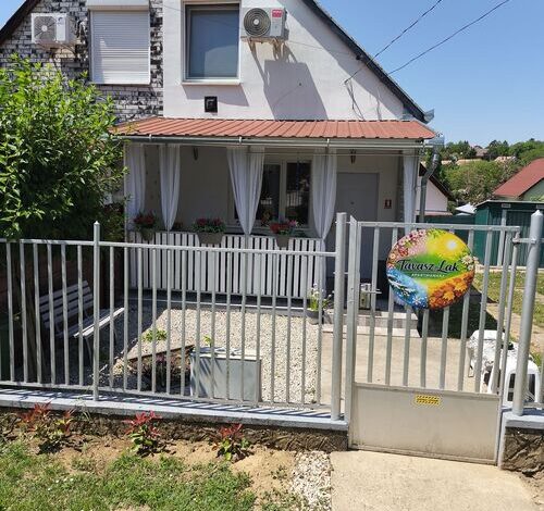 Tavasz-Lak Apartman Igal 